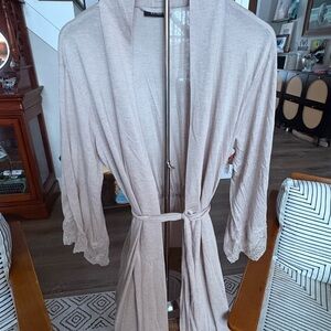 Natori Soft Beige Lace Trim Robe